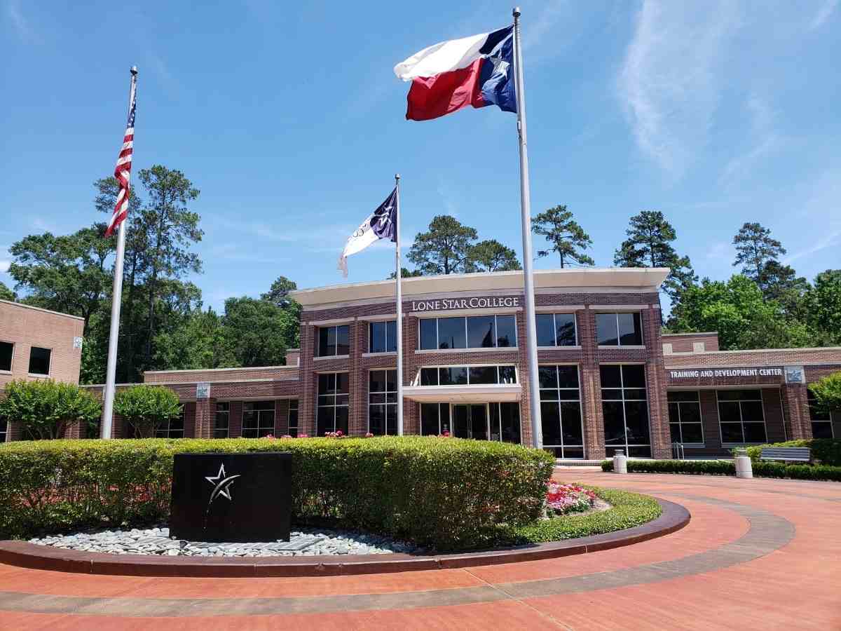 Picture of building - Lone Start College of the Woodlands for article Lone Star College named 2018 Great Colleges To Work For®