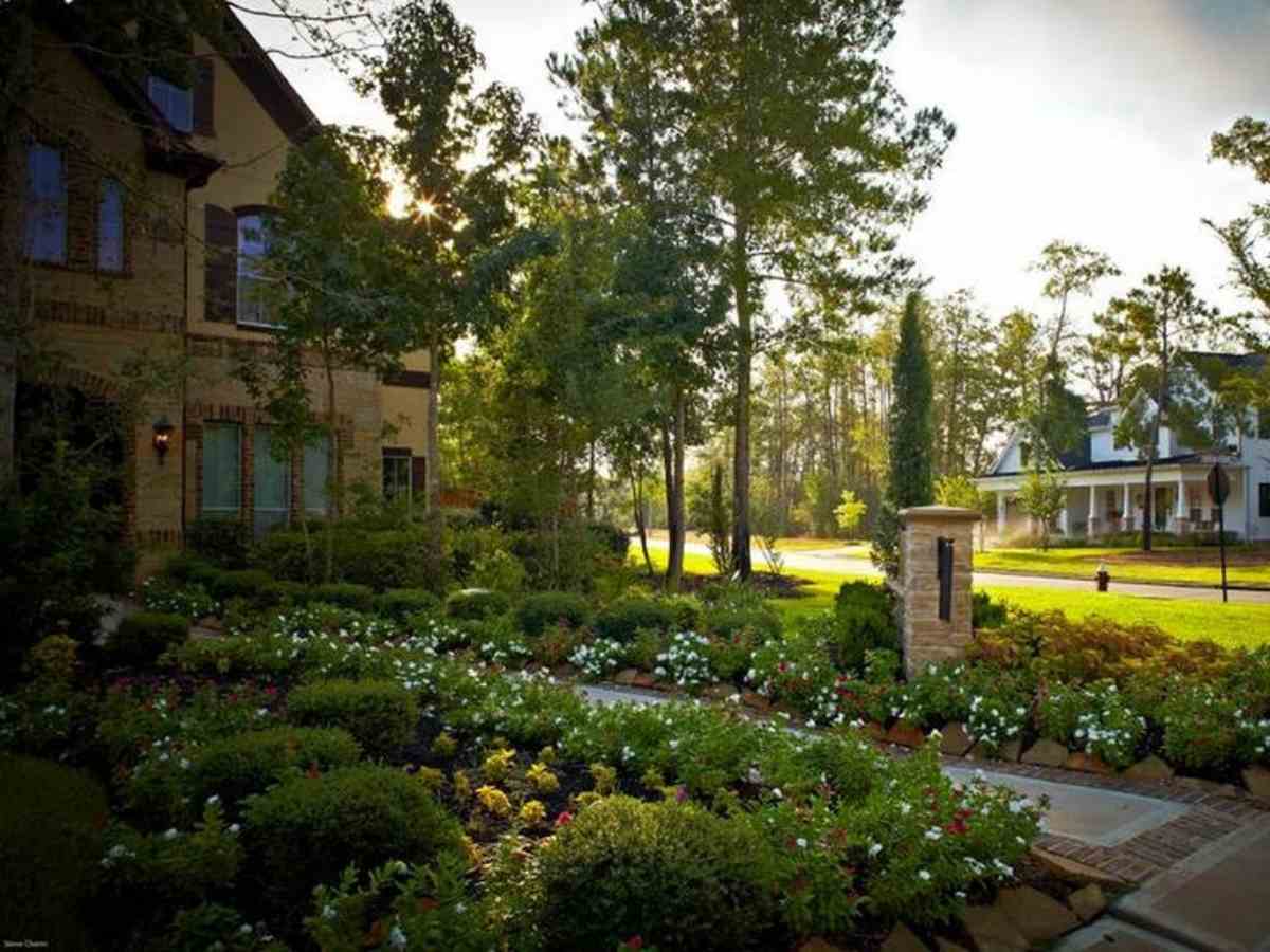 Large homes in Woodforest in Montgomery for newcomers moving to Houston area.