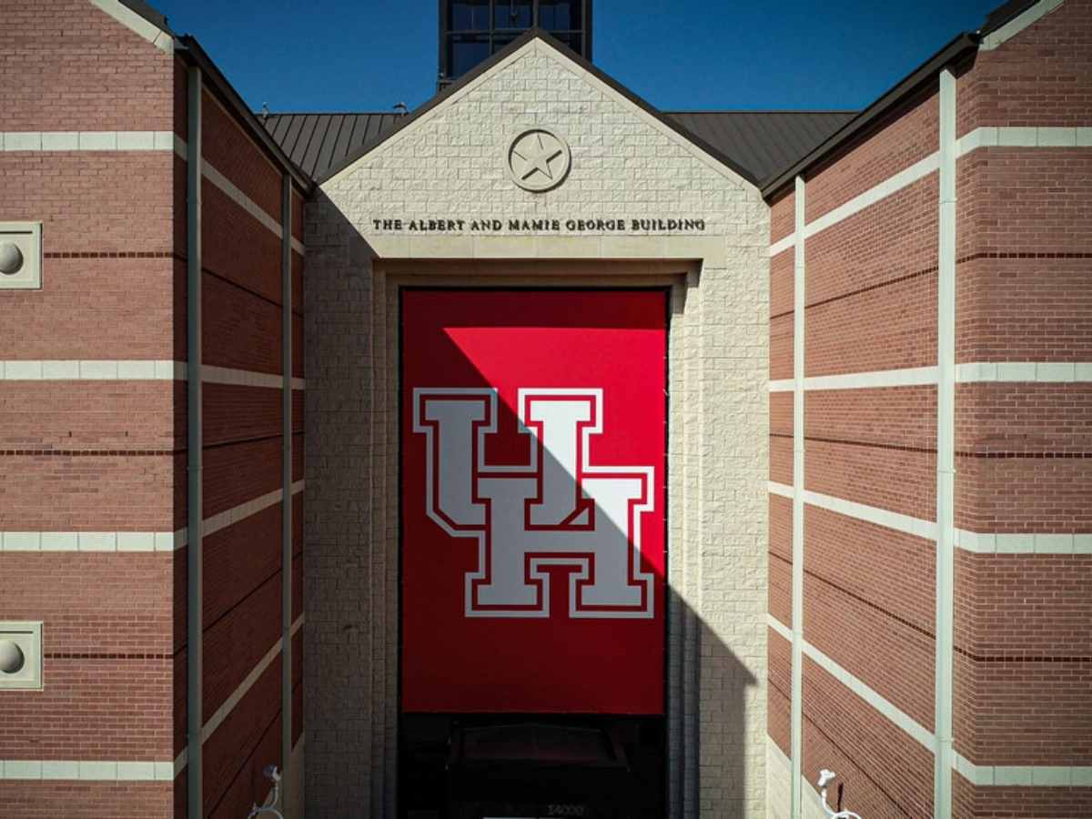 Close up of UH logo on George building for article University of Houston at Sugar Land