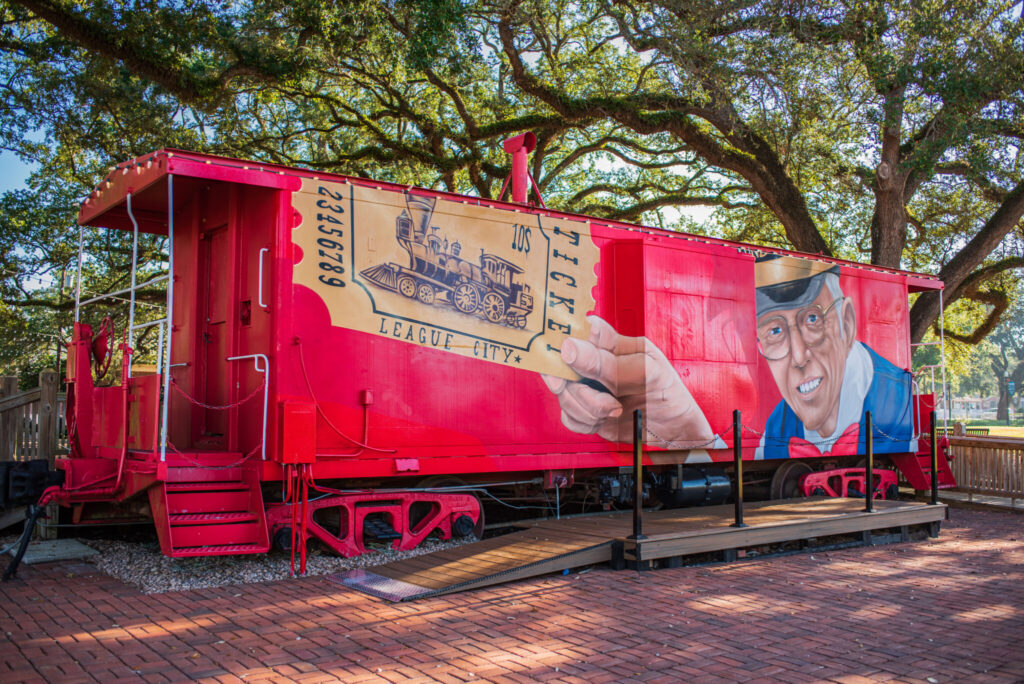 Mural on caboose picture